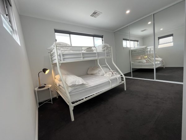 96C Esplanade, Semaphore - Image 21