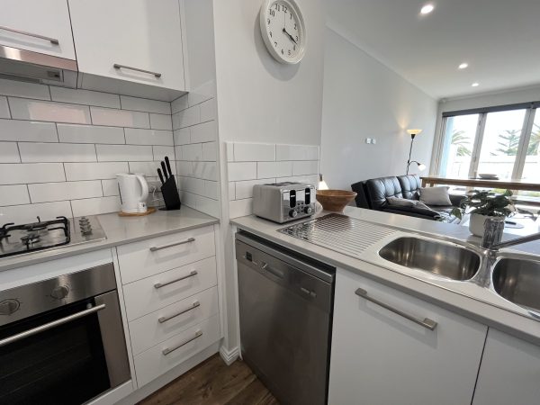96C Esplanade, Semaphore - Image 12